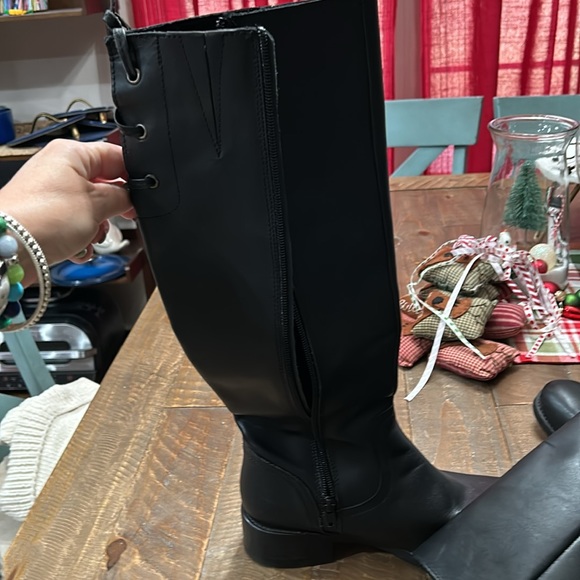 Black leather boots - Picture 4 of 5